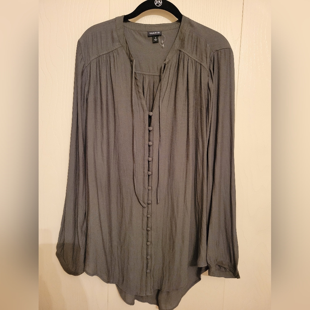 Torrid Long Sleeve Blouse Size 1X new without tags